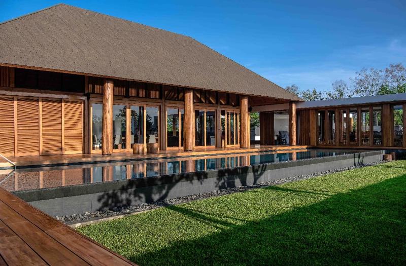 Sử dụng nhiều chất liệu an toàn, thân thuộc như gỗ, đá,..