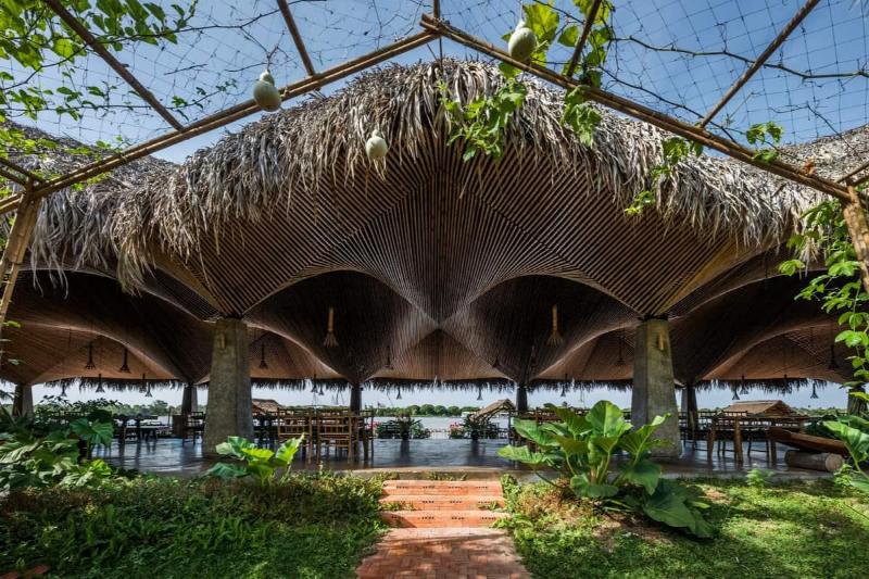 Nhà mái lá sử dụng làm nhà hàng, quán ăn đậm tính thôn quê