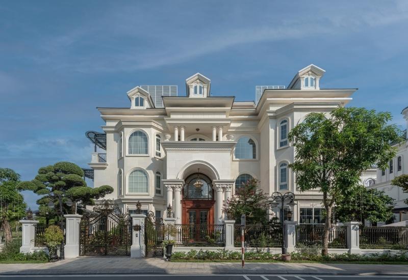 Mẫu biệt thự đẹp phong cách tân cổ điển với các họa tiết trang trí cầu kỳ
