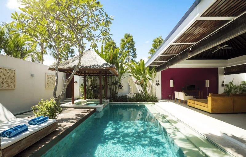 Mẫu thiết kế sân vườn biệt thự có bể bơi