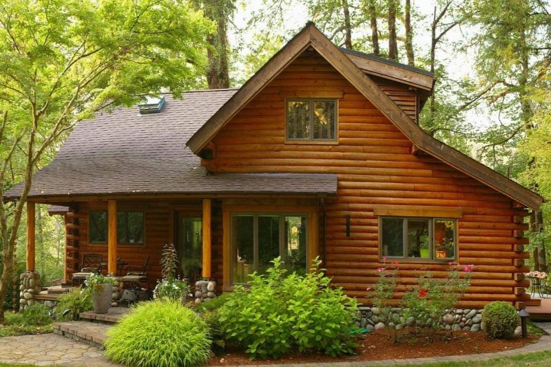 Mẫu nhà gỗ cấp 4 sân vườn mang đến không gian sống thoáng đãng