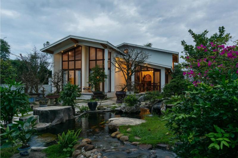 Mẫu thiết kế sân vườn trước nhà cấp 4 diện tích nhỏ theo hướng mở có mức chi phí phải chăng