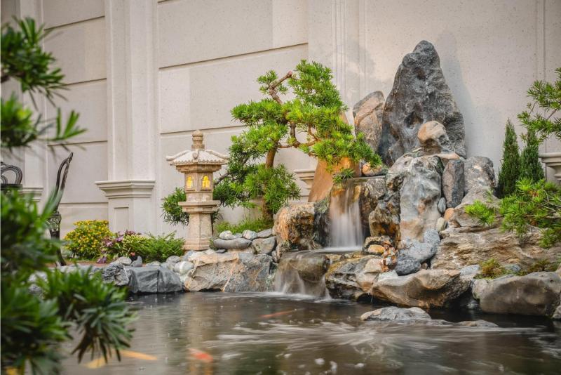 Mẫu tiểu cảnh sân vườn mini kết hợp thác nước điều hòa không khí