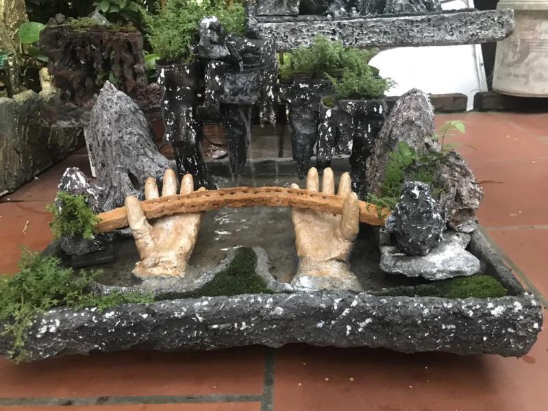 Mẫu tiểu cảnh sân vườn mini kết hợp hòn non bộ và hồ nước