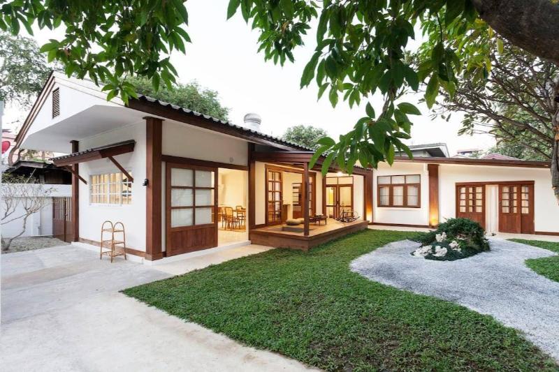 Các chi tiết tiểu cảnh đồi núi, cây xanh được đan xen tỉ mỉ